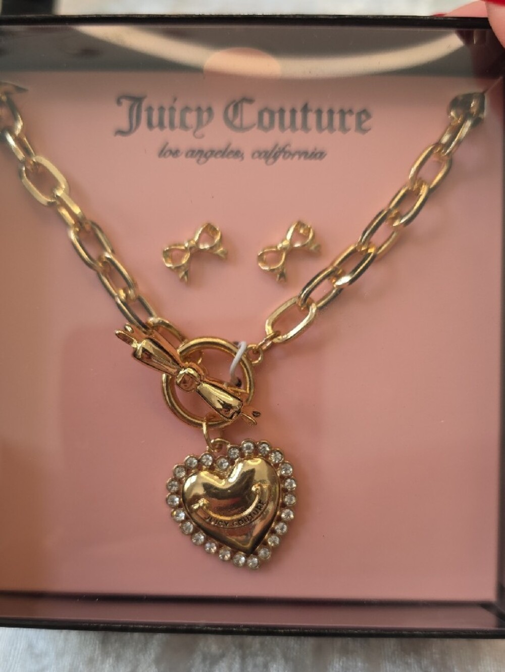 NWT Juicy Couture Gold Heart Toggle Necklace with Crystal Trim & Earrings - Picture 2 of 4
